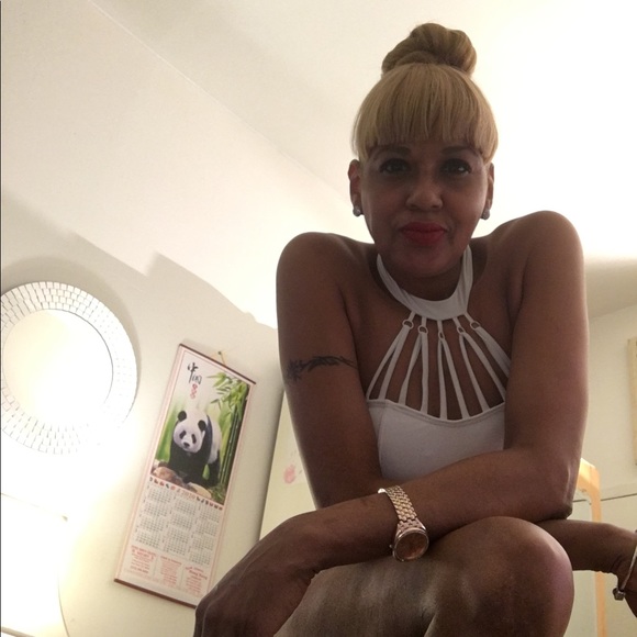 Meet your Posher, Rachel - Picture 2 of 3